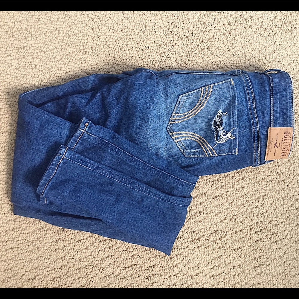 Hollister skinny jeans with rips